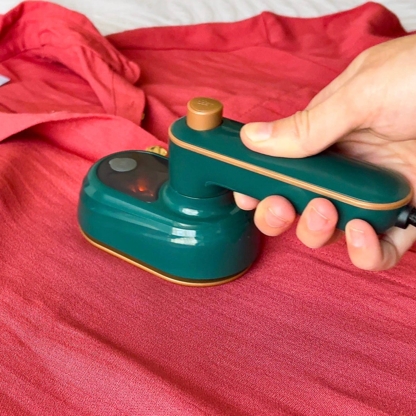 AtlasSA™ Compact Travel Iron